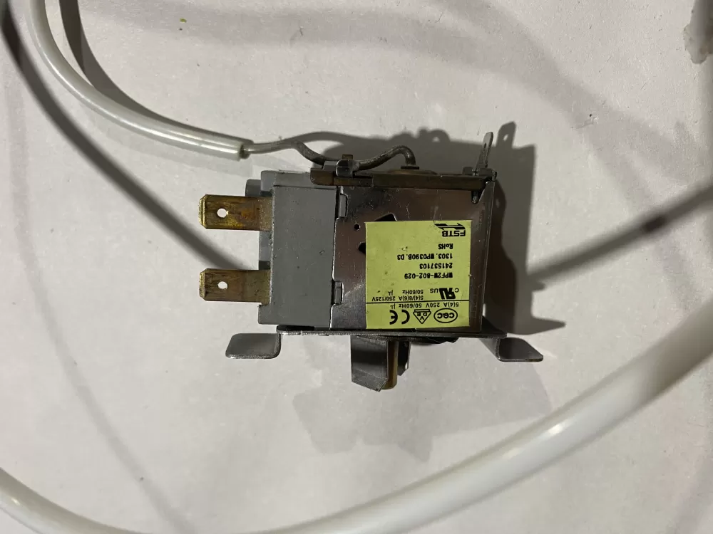 Frigidaire A07447101 Refrigerator Temp Control Thermostat AZ128060 | BK2300