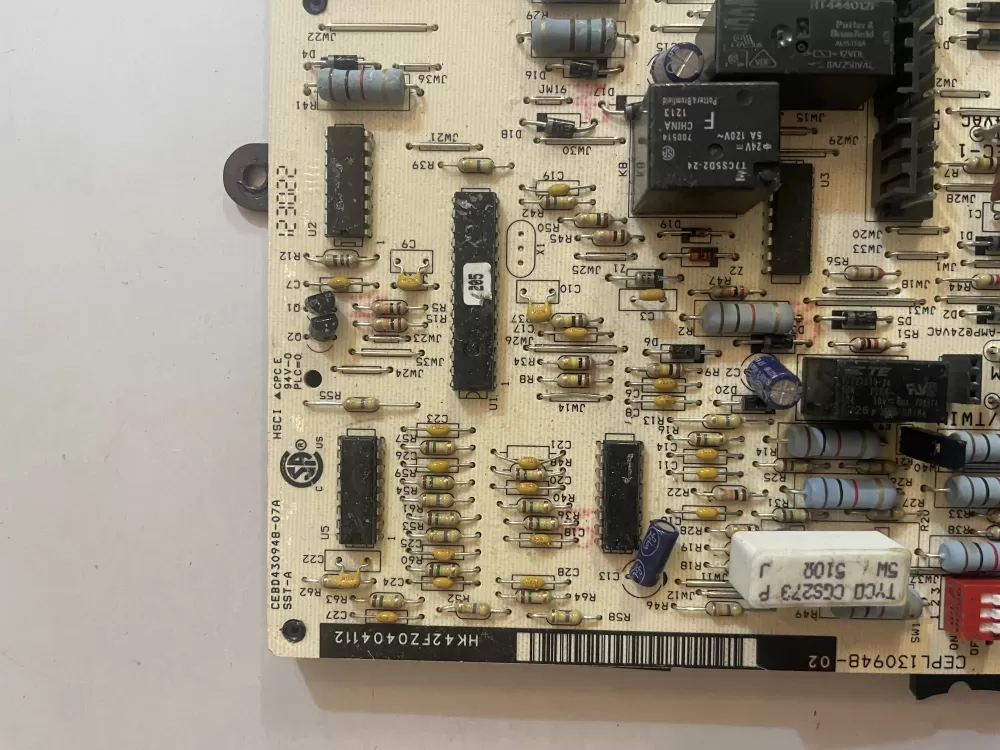 Carrier Hk42fz040 Cepl130948 02 Furnace Control Board AZ171463 | KM2587