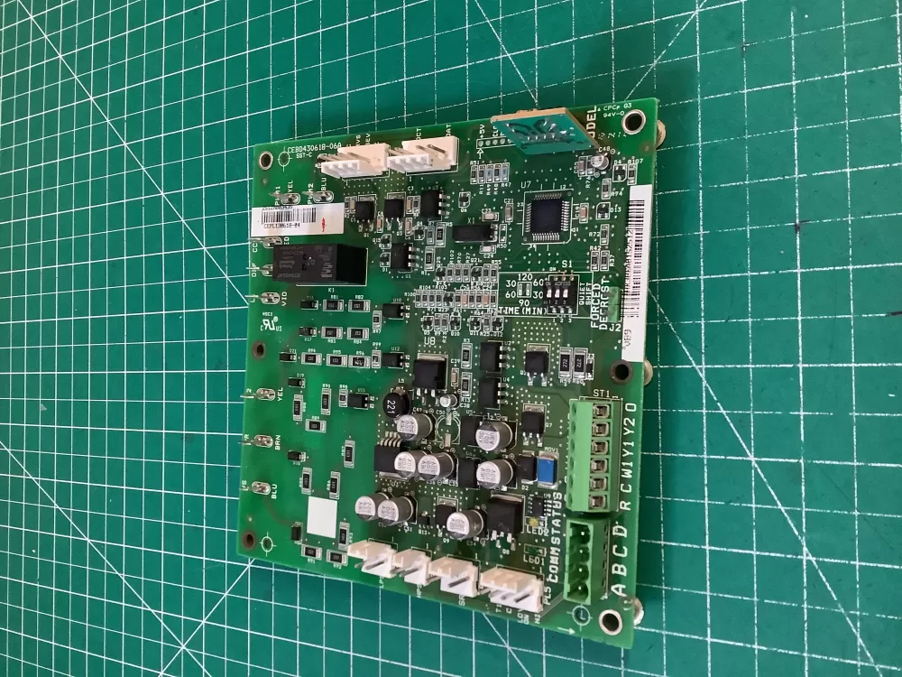 Carrier Bryant Cebd430618 06a Furnace Control Board Defrost AZ217303 | NR1791