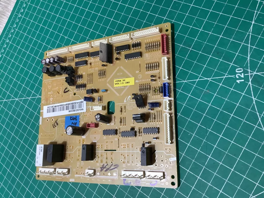 Samsung DA92-00384D Refrigerator Control Board Circuit AZ188540 | AV797