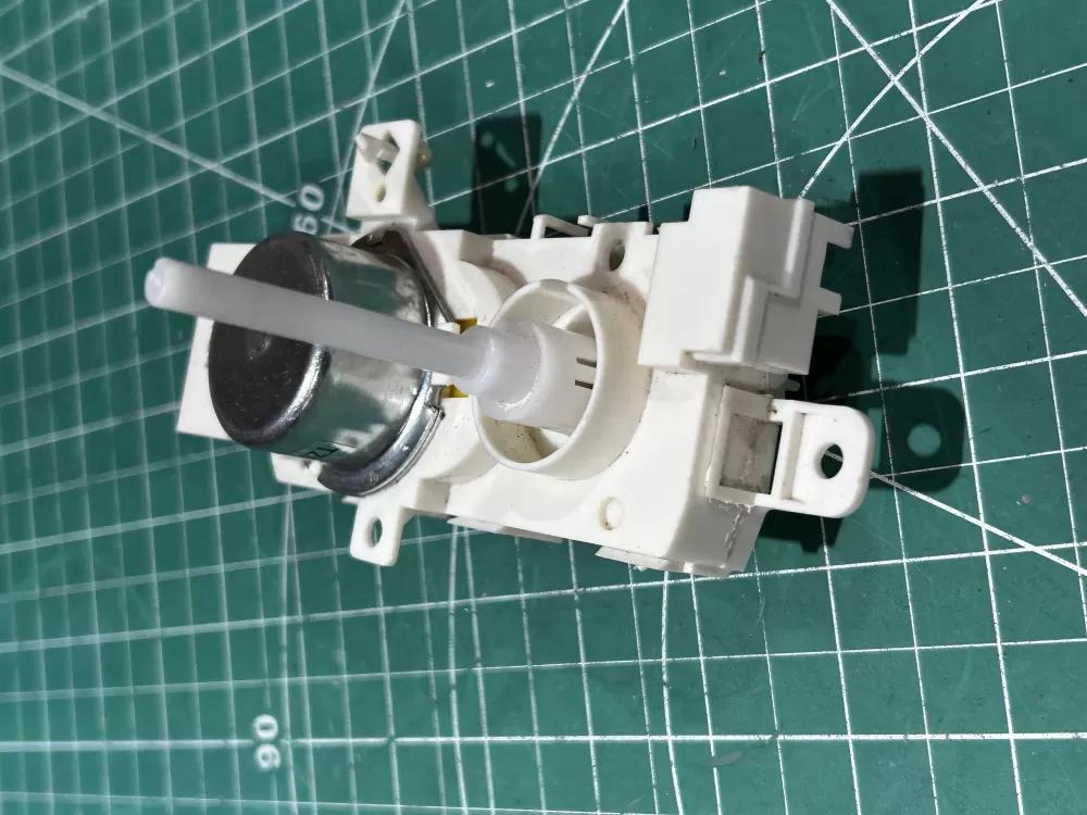 Whirlpool W10195076 Dishwasher Diverter Motor AZ180886 | Sl255