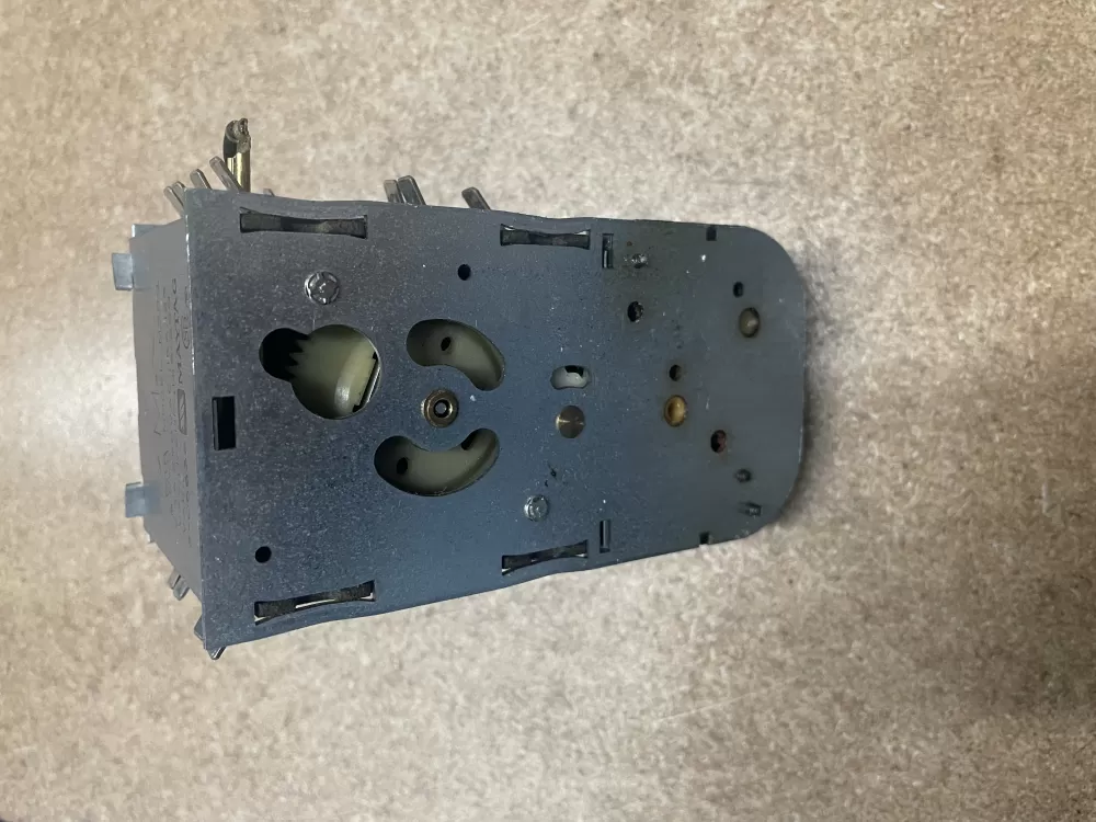 Maytag 2-05636 Washer Timer Control AZ11051 | KM977