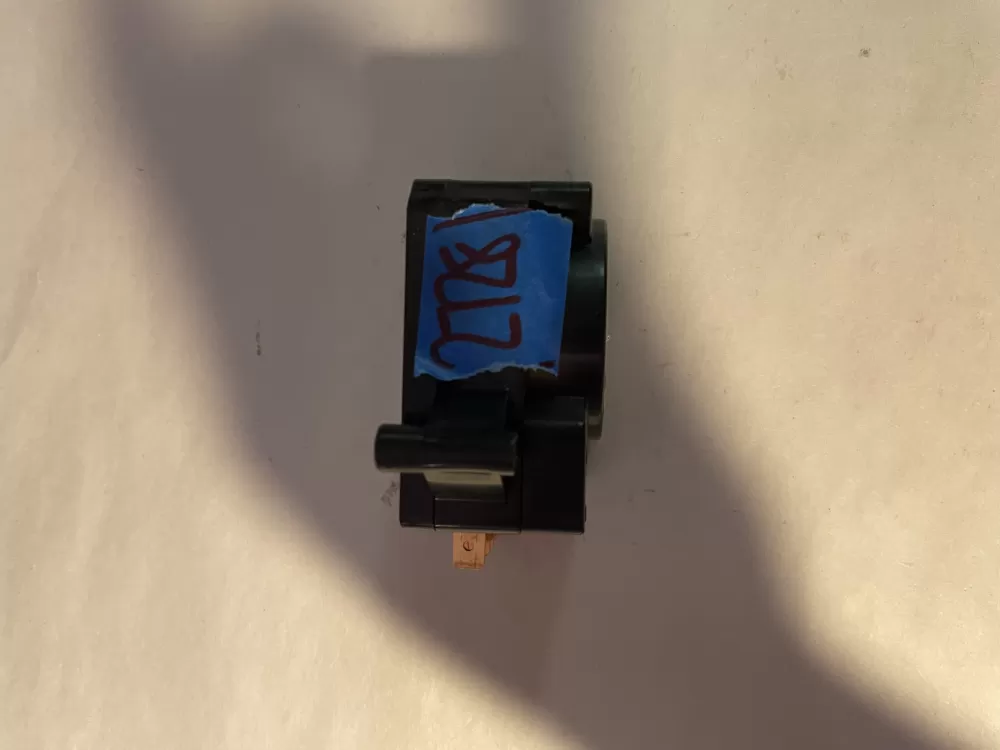 WR090520 162d6022p19  Defrost Timer Black AZ198351 | KM2728