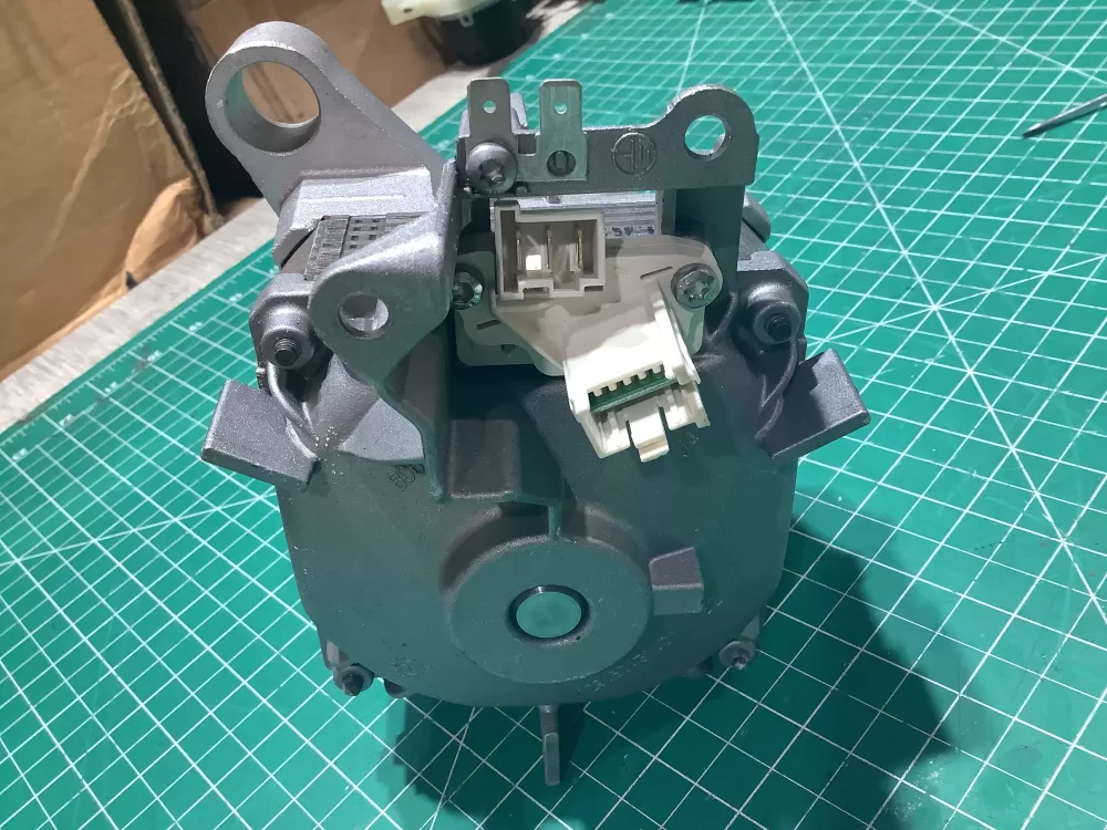 Bosch 00145836 8001015638 Washer Drive Motor AZ158119 | SL8