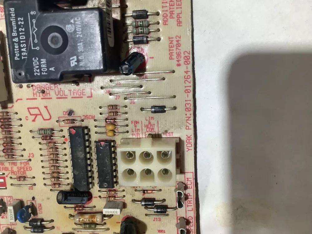 York Luxaire Coleman 031-01264-002  AP4339475 Furnace Control Board