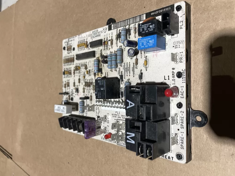Carrier Payne CEPL130438-01 Furncace Control Board AZ73009 | Wm1319