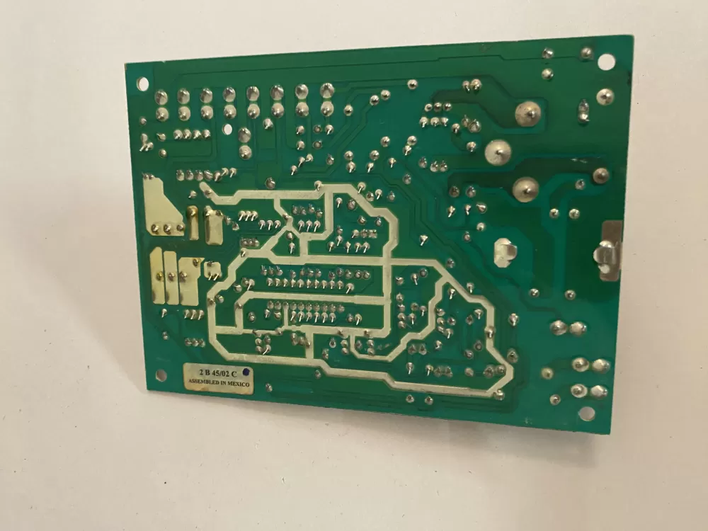 York Coleman Luxaire 025 35304 000 Furnace Control Board AZ109137 | BK1533