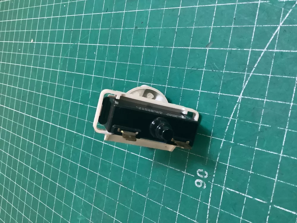 Frigidaire 131628900 Dryer Start Switch AZ221333 | SLA55
