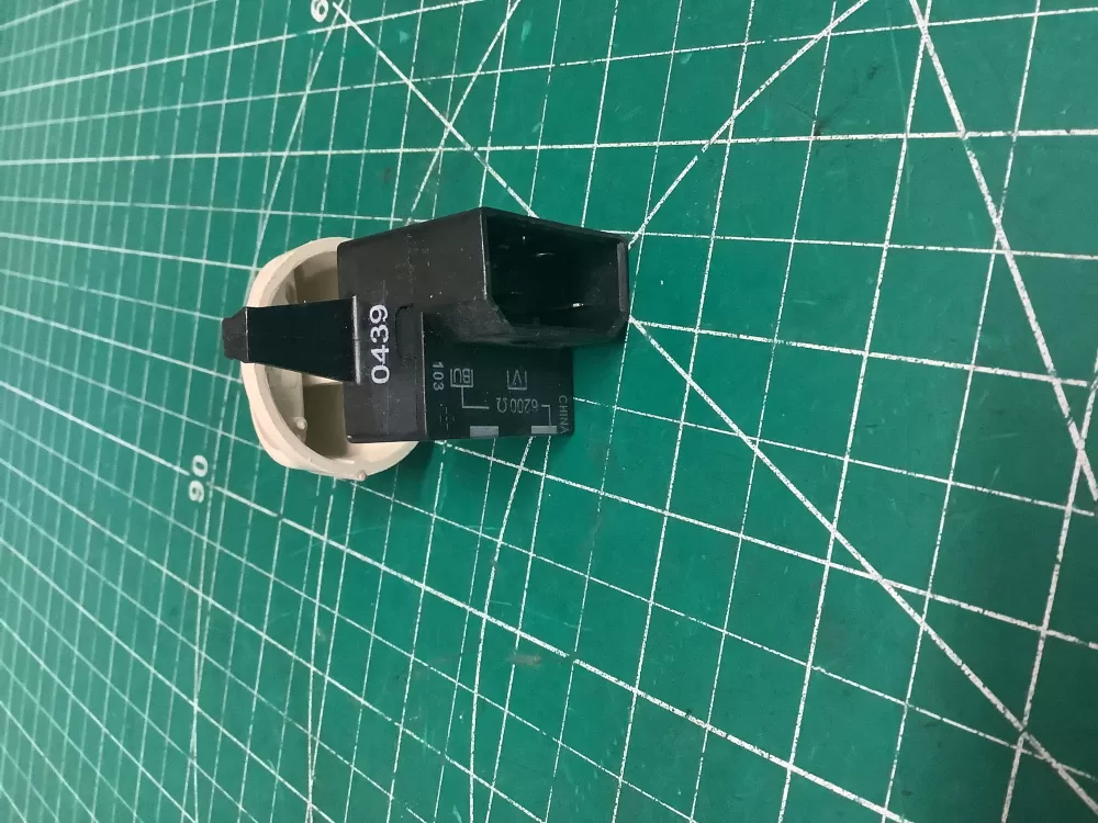 Maytag KitchenAid Kenmore AP6008373 Dryer Start Switch AZ205638 | SL119