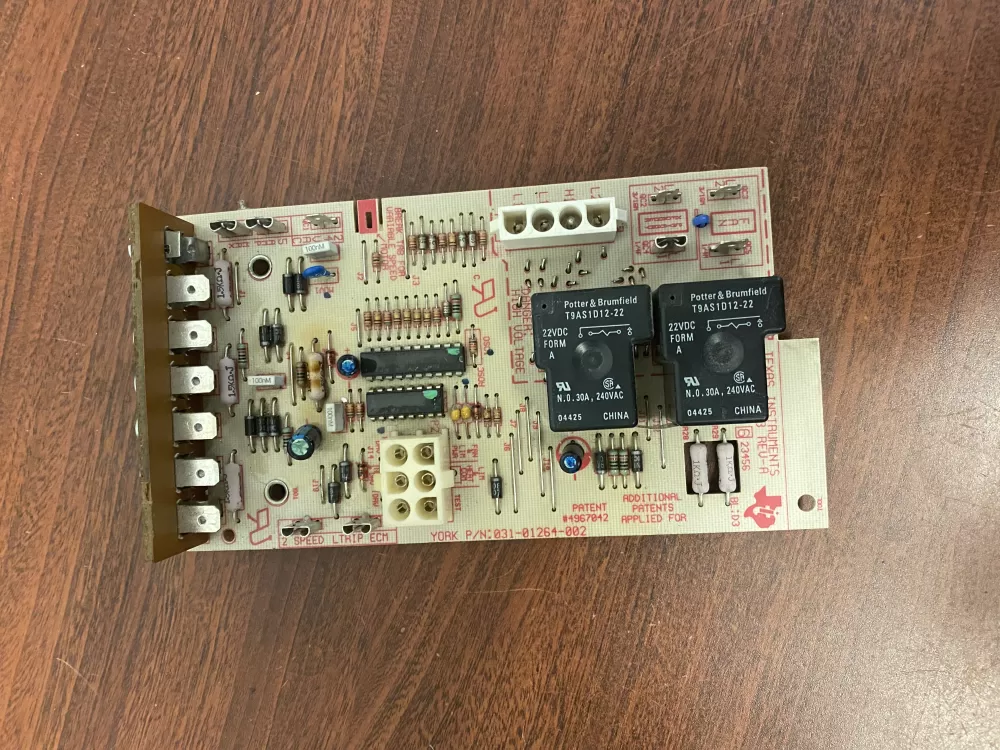 York Luxaire Coleman 031-01264-002 Furnace Control Board AZ44983 | BK1766