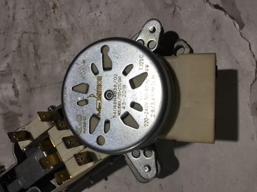 Wolf 826853  8901202/1 Oven Door Lock