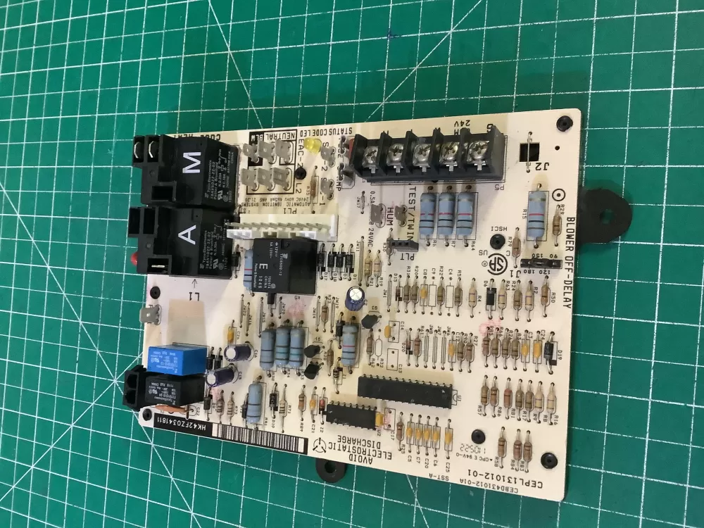 Carrier Bryant CEPL131012 01 Furnace Control Board AZ208673 | NR1833