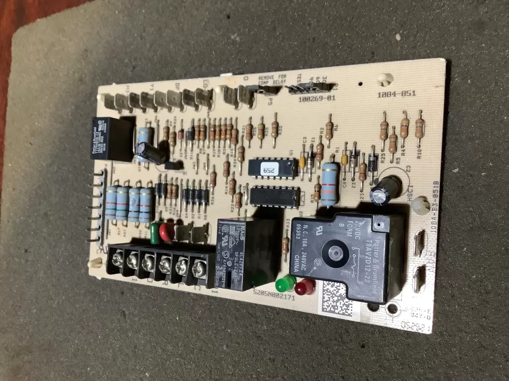Lennox Armstrong 100269-01 1084-851 1084-83-851B Control Board AZ110561 | NR242