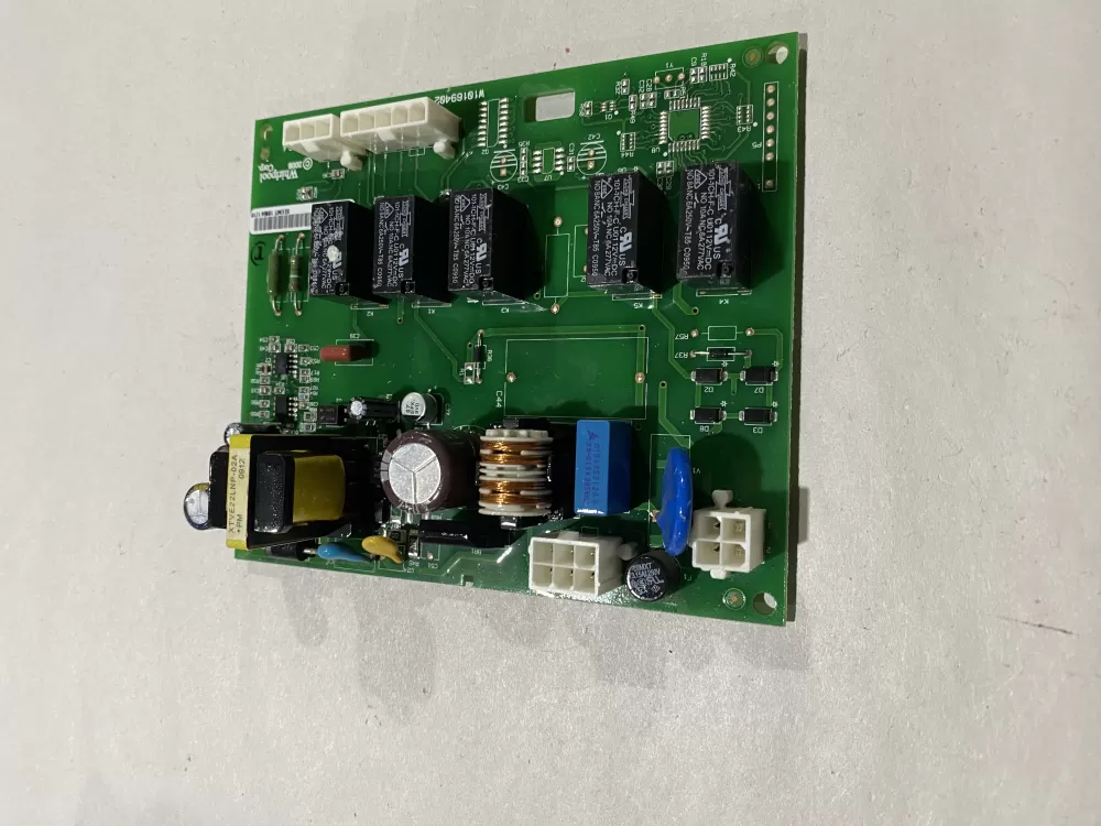 Whirlpool Maytag W10259855 Refrigerator Control Board AZ155774 | BK2536