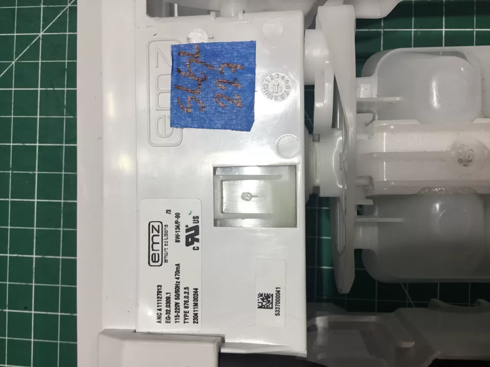 Frigidaire 5304532555 Ice Maker AZ151968 | SL227