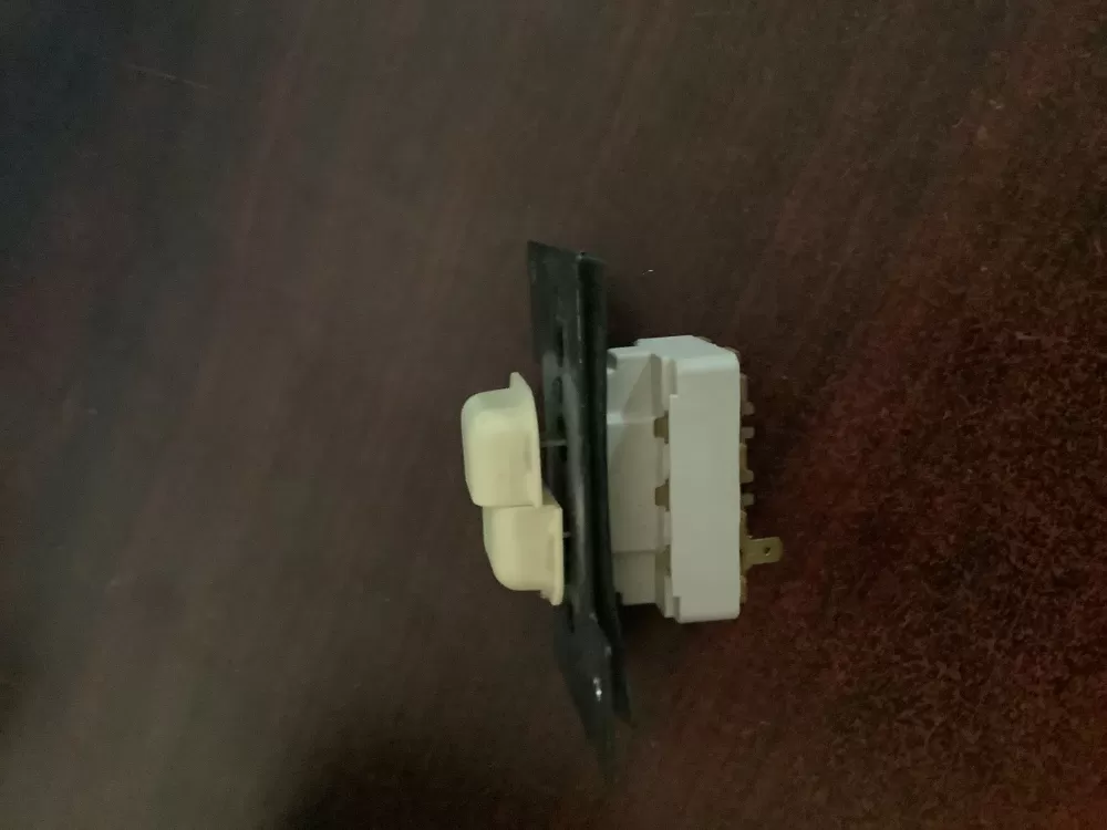 Maytag Dryer Pressure Switch Button 63093440 AZ171637 | CG760