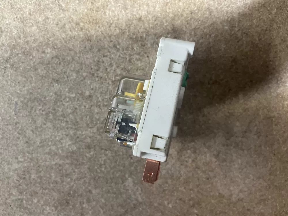 Whirlpool Kenmore W10822278 Refrigerator Defrost Timer AZ16163 | KM1598