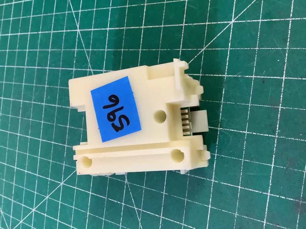 Fisher & Paykel 527785NP BADGE ISOLATER AZ194723 | NR596