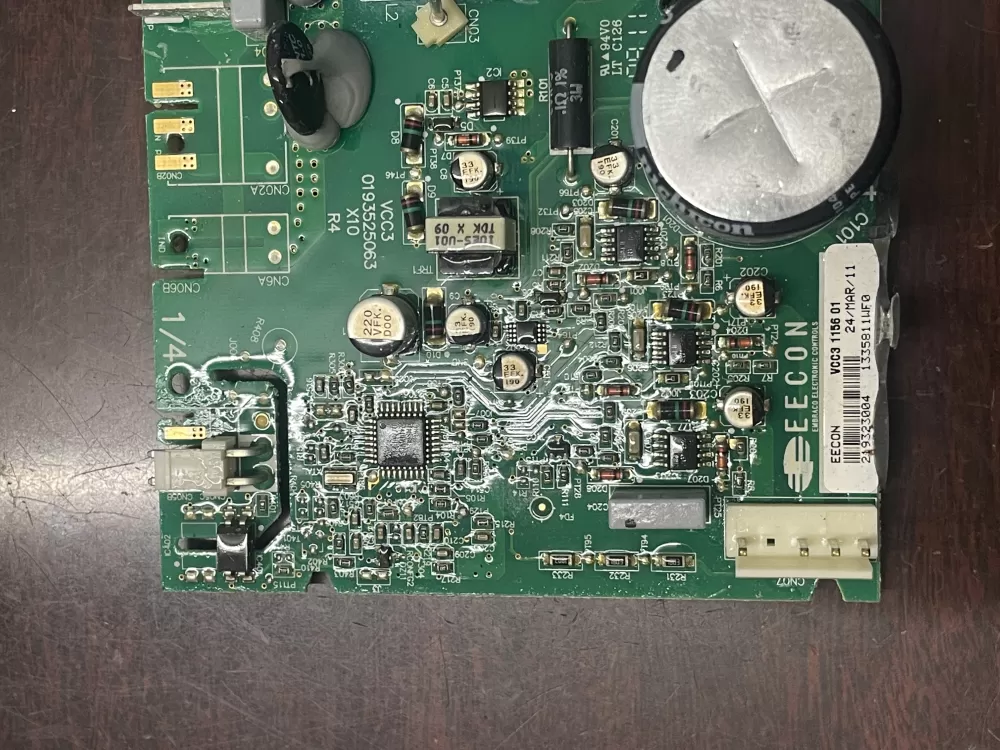 GE REFRIGERATOR CIRCUIT BOARD Part # VCC3 1157 01 219323004 AZ33158 | KM7