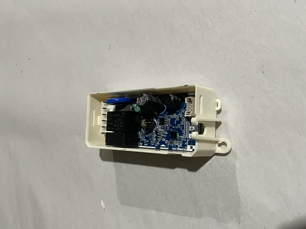 Amana  Whirlpool W11476561  W11562260 Refrigerator Control Board