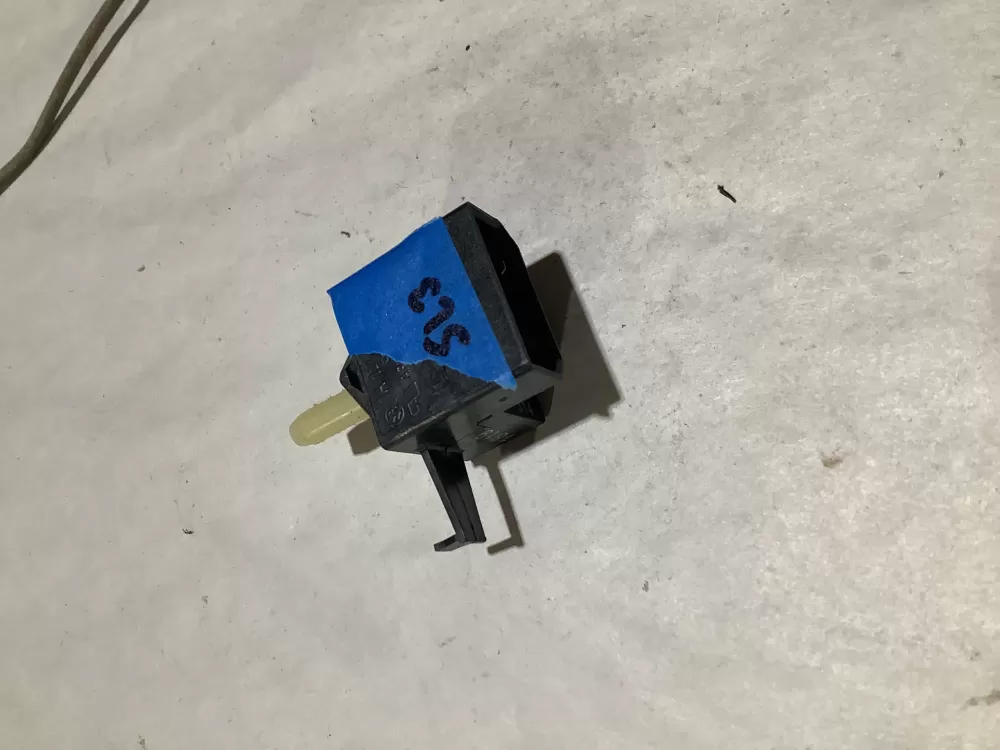 Whirlpool W10661453 W11050715 Dryer Switch AZ113533 | Sl3