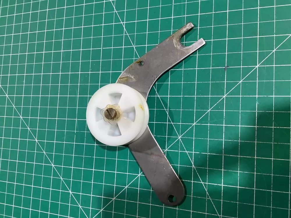 134793500 Frigidaire Idler Arm Assembly 134793511 AZ150637 | NR2494