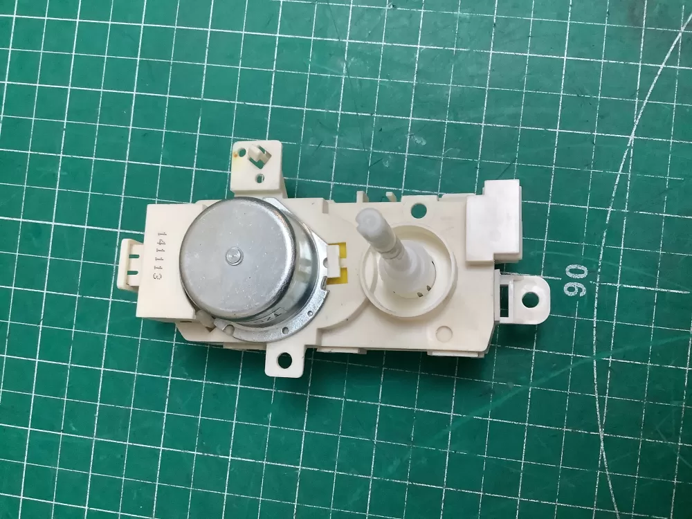 Whirlpool W10195076 Dishwasher Diverter Motor AZ217740 | SLA104