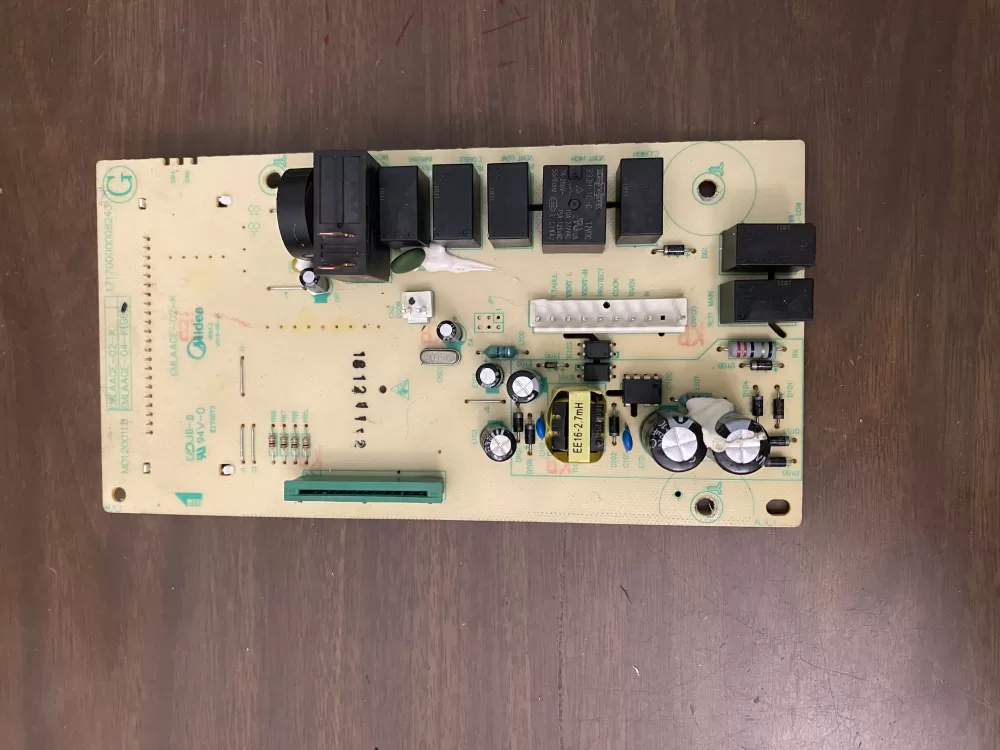 GE MD12001LB EMLAAGE-04-K 17170000008243 Microwave Control Board