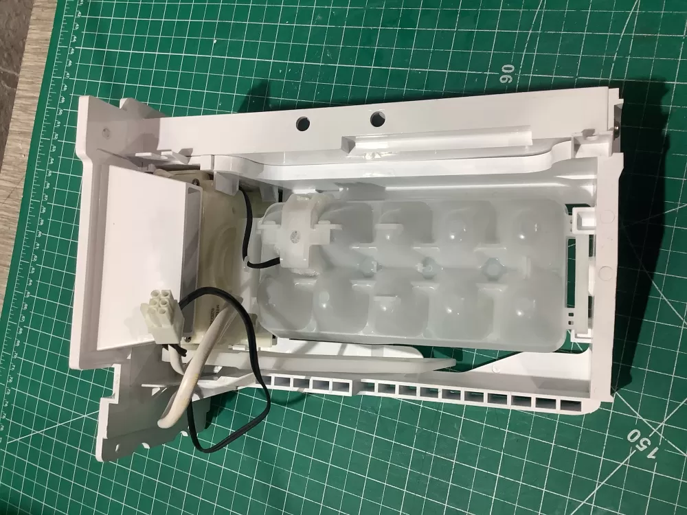 Miele 9000748237 Refrigerator Ice Maker