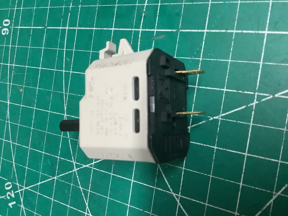 Maytag W10627711 WPW10627711 Dryer WP Switch AZ202140 | SL127