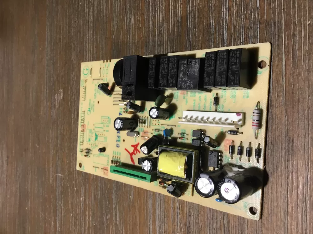 Magic Chef E173873  EMLAUXX-21-K-CKD Microwave Display Board
