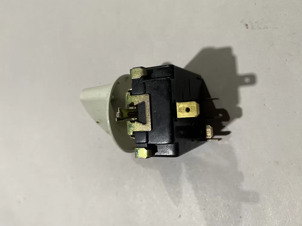 GE 572d437p009 We4m403 Dryer Electric Switch AZ141444 | BK1703