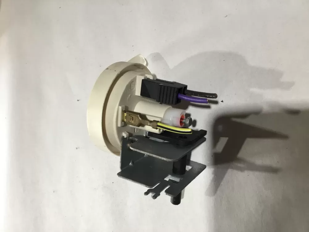 GE  Hotpoint  General Electric WH12X10065 Washer Pressure Switch