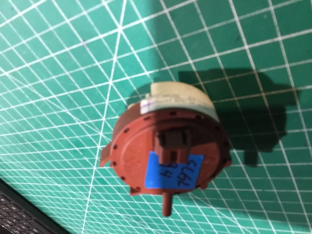 Kenmore 134844501 Water Level Pressure Switch AZ158518 | Sl94