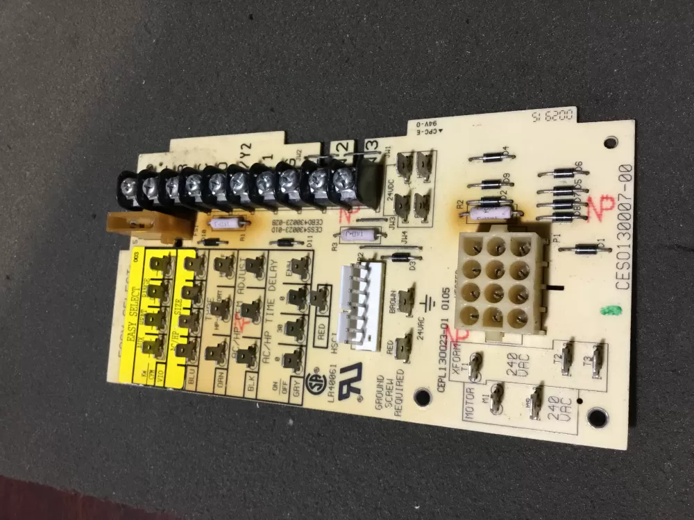 Carrier  Bryant CES0130007-00 Furnace Control Board