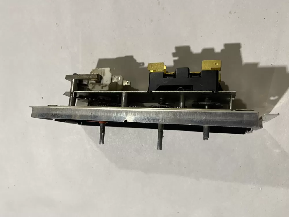 Magic Chef Range Oven Clock Timer 7601P449-60 AZ157667 | BK838