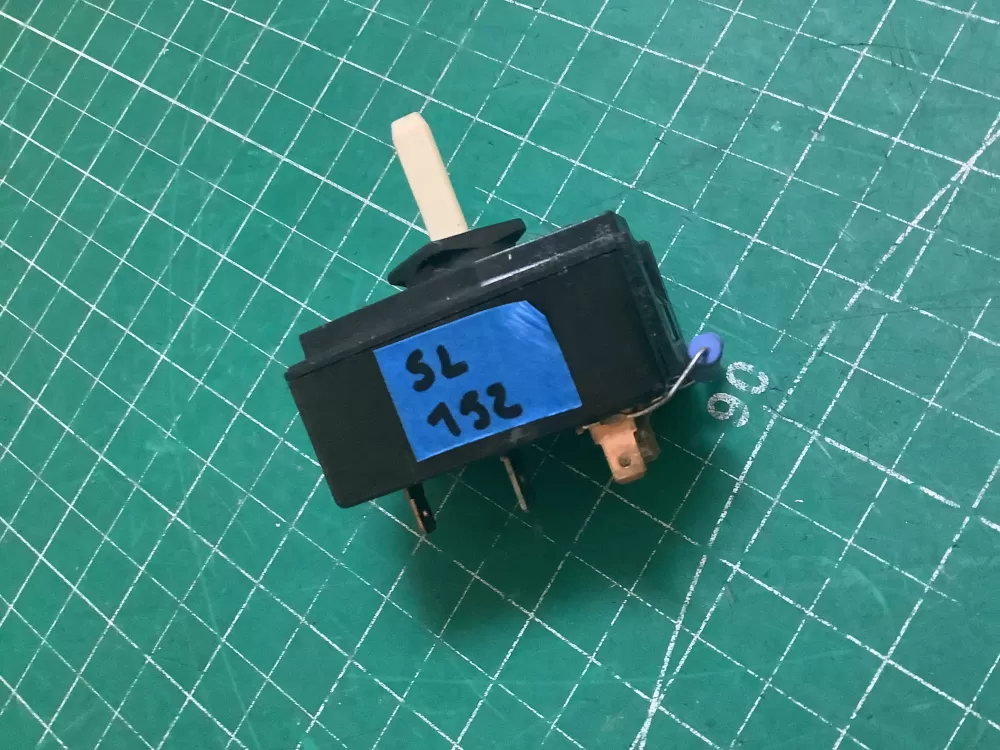 Maytag Whirlpool 8578352 Dryer Temperature Switch AZ220745 | SLA152