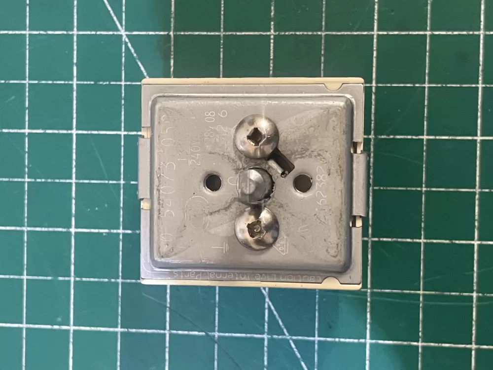 Maytag  Whirlpool 7450P033-60 316352804  Range Knob & Burner Switch