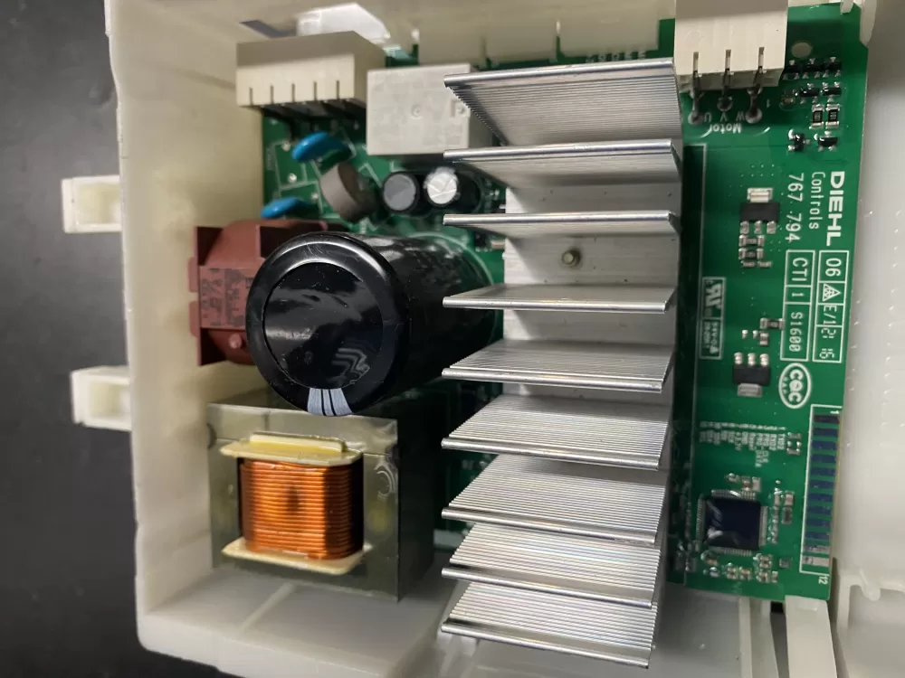 Bosch 8001013369 Washer Motor Control Board AZ13305 | BKV132