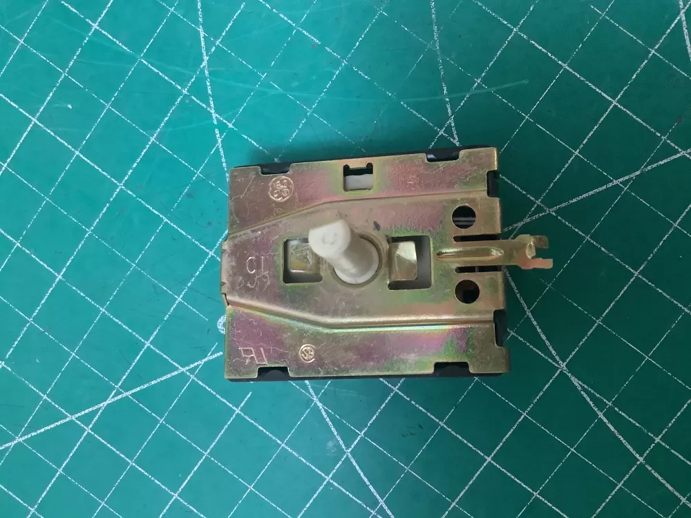 GE 175D2315P009 WE4X881 Dryer Control Board Switch AZ232004 | SLA159
