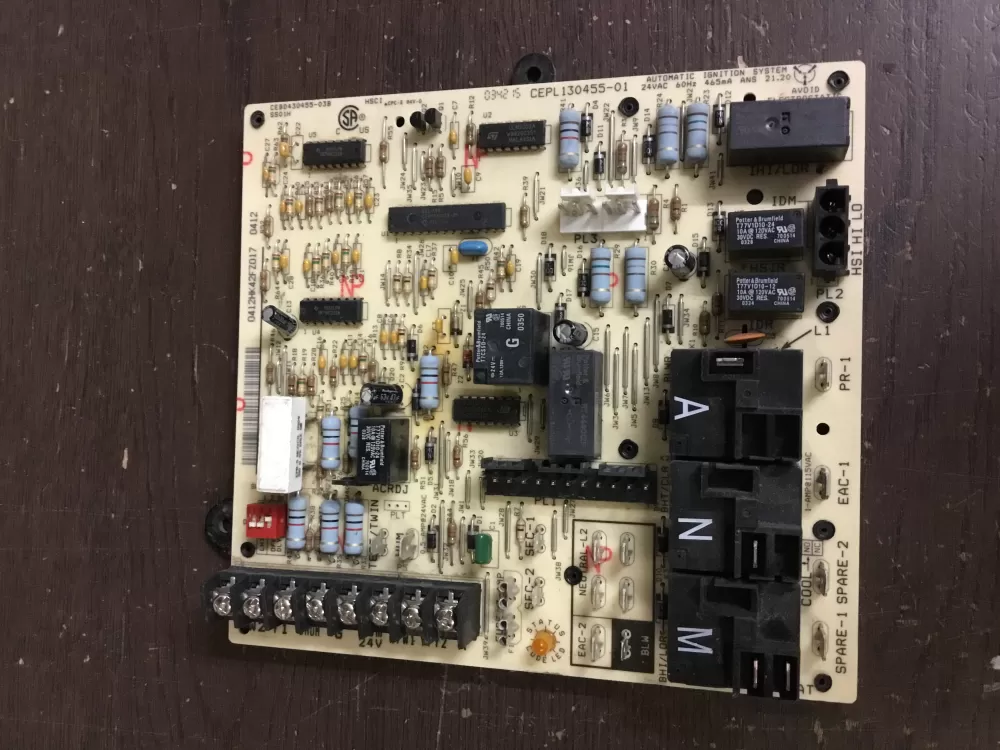 Carrier  Bryant CEPL130455-01  Hk42fz017 Furnace Control Board