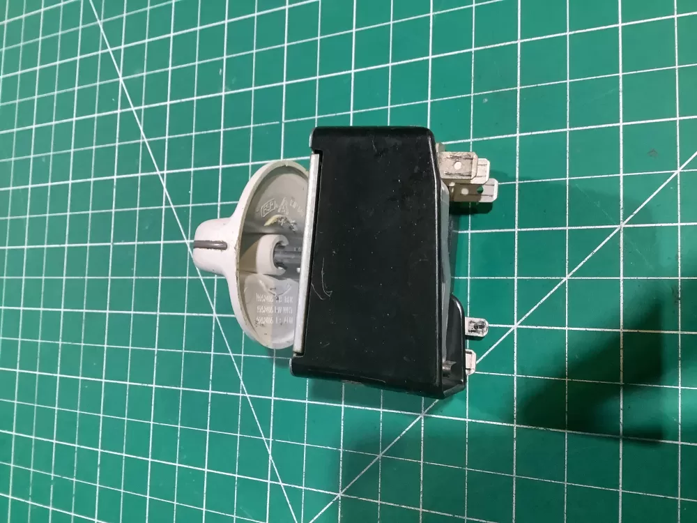 WHIRLPOOL RANGE SWITCH PART # 9750644 AZ143512 | SL175