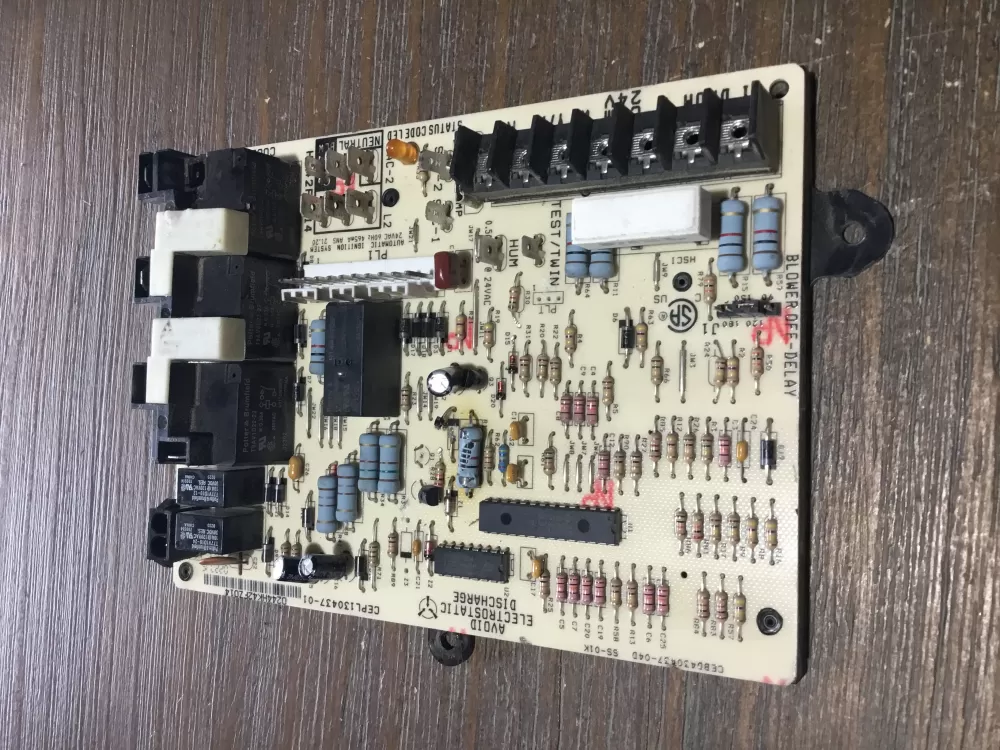 Carrier Bryant CEPL130437-01 Furnace Control Board Hk42fz014 AZ52120 | NR1871