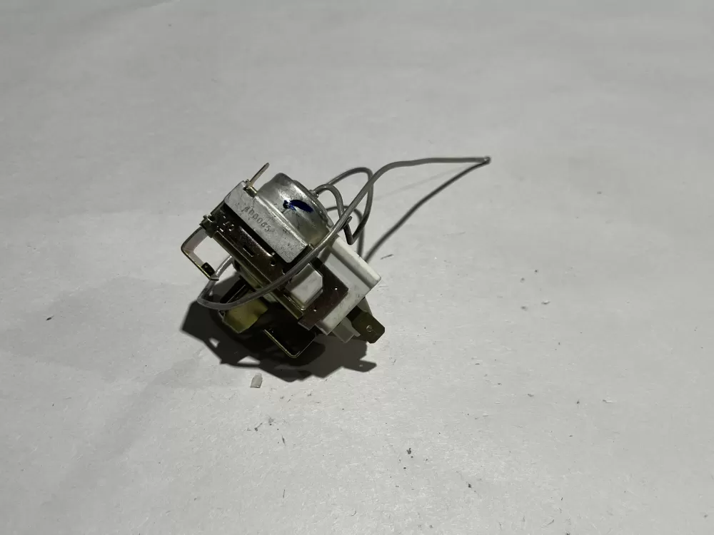 GE WR09X10033  522468-29 THERMOSTAT PART#