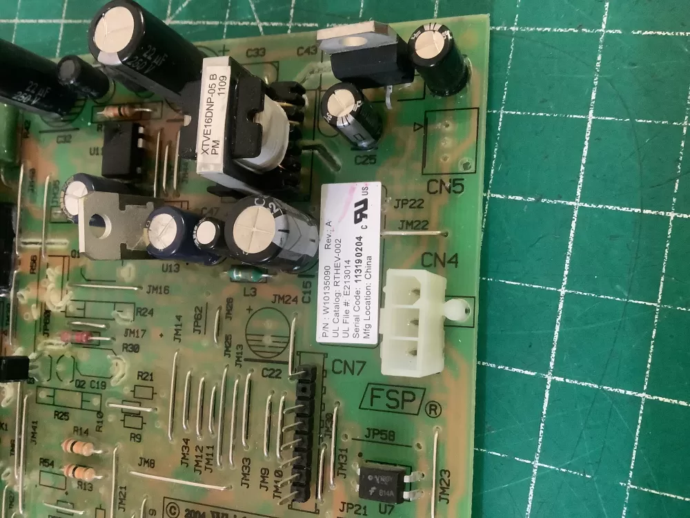 Whirlpool WPW10135090  AP6015557  W10135090  2252189  2252189EXCR  2255239  2255239EXCR  2304056  2304056EXCR  2304095  2304095EXCR  PS11748838  W10135090R  W10135090REXCR Refrigerator Main Control Board