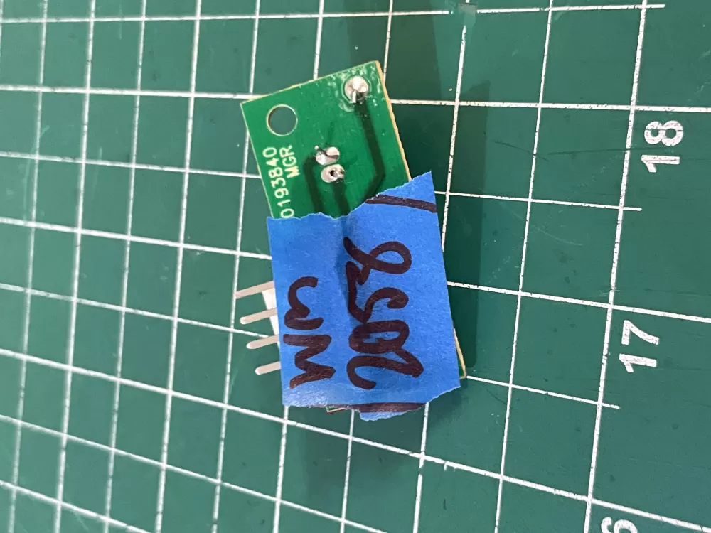 Whirlpool W10757851 4389102 Refrigerator Ice Control Board AZ209472 | Wm2058