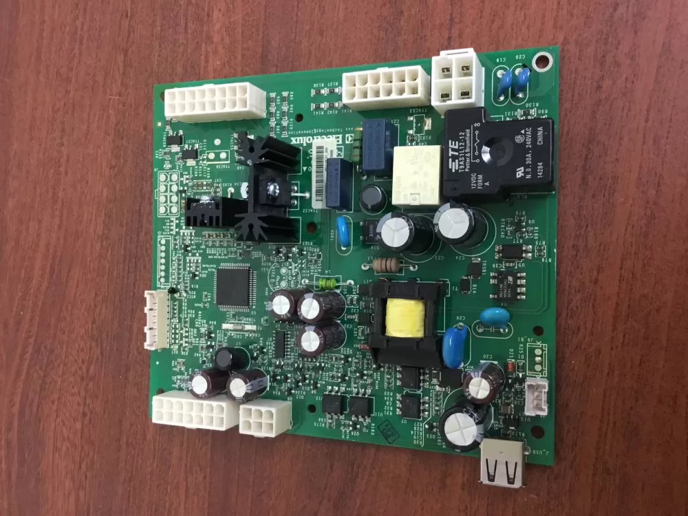 Frigidaire 242268901 Refrigerator Control Board