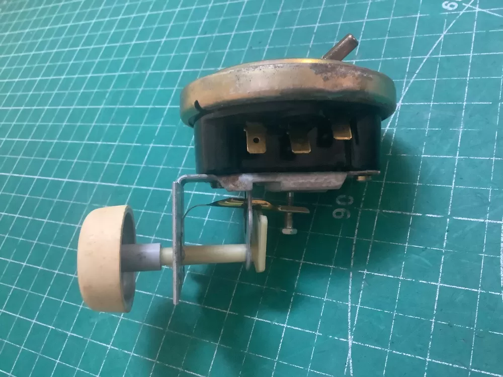 Whirlpool 738 848 2 Washer Water Level Pressure Switch AZ221267 | SLA70