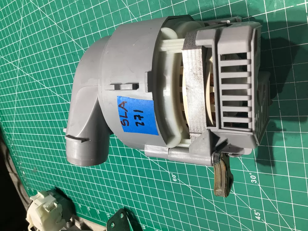 Bosch 9000897027 00705174 Dishwasher Circulation Pump Motor AZ142128 | SL271
