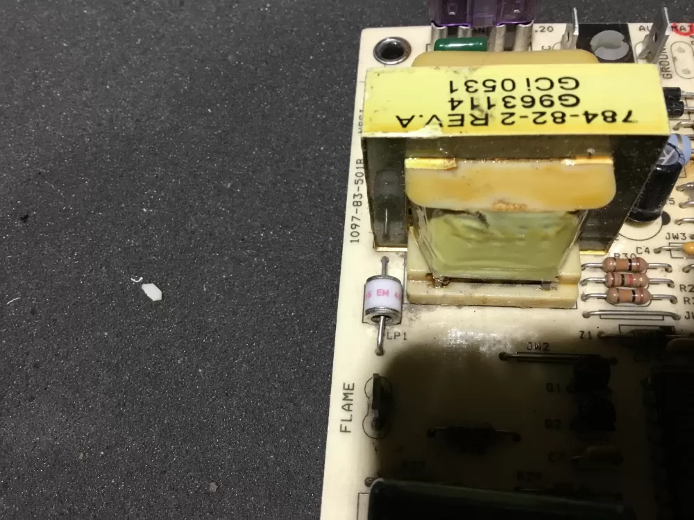 Honeywell  Lennox 1079-83-501B Furnace Control Board